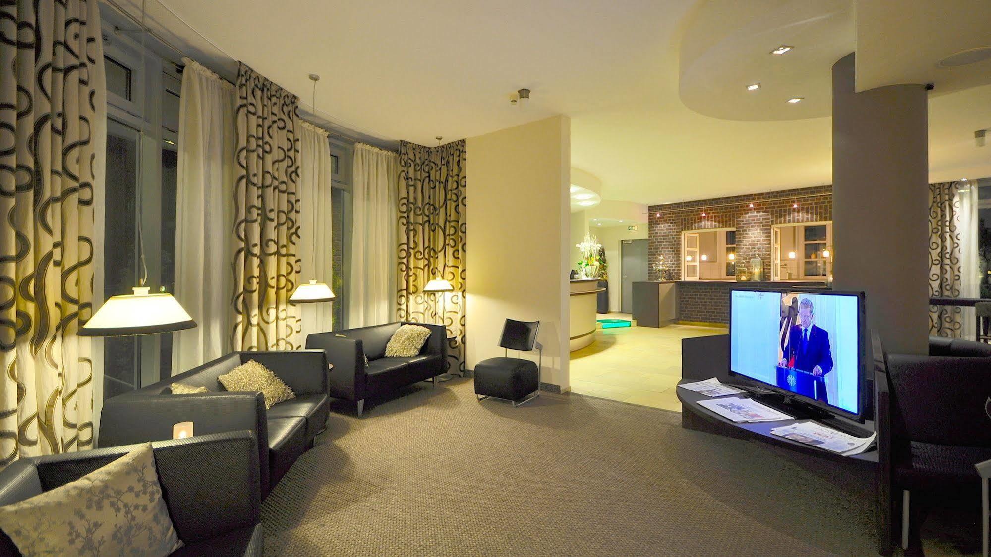Wellings Romantik Hotel Zur Linde Moers Εξωτερικό φωτογραφία