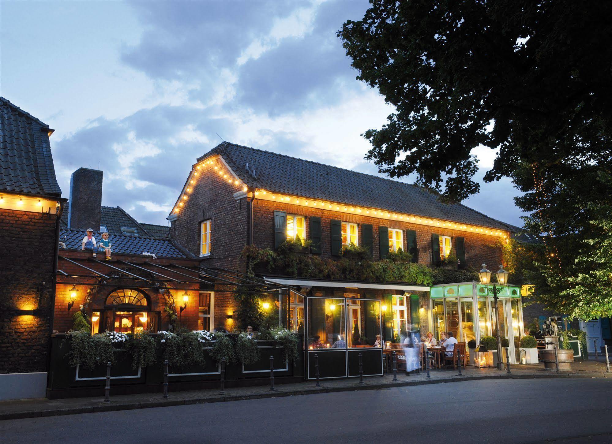 Wellings Romantik Hotel Zur Linde Moers Εξωτερικό φωτογραφία