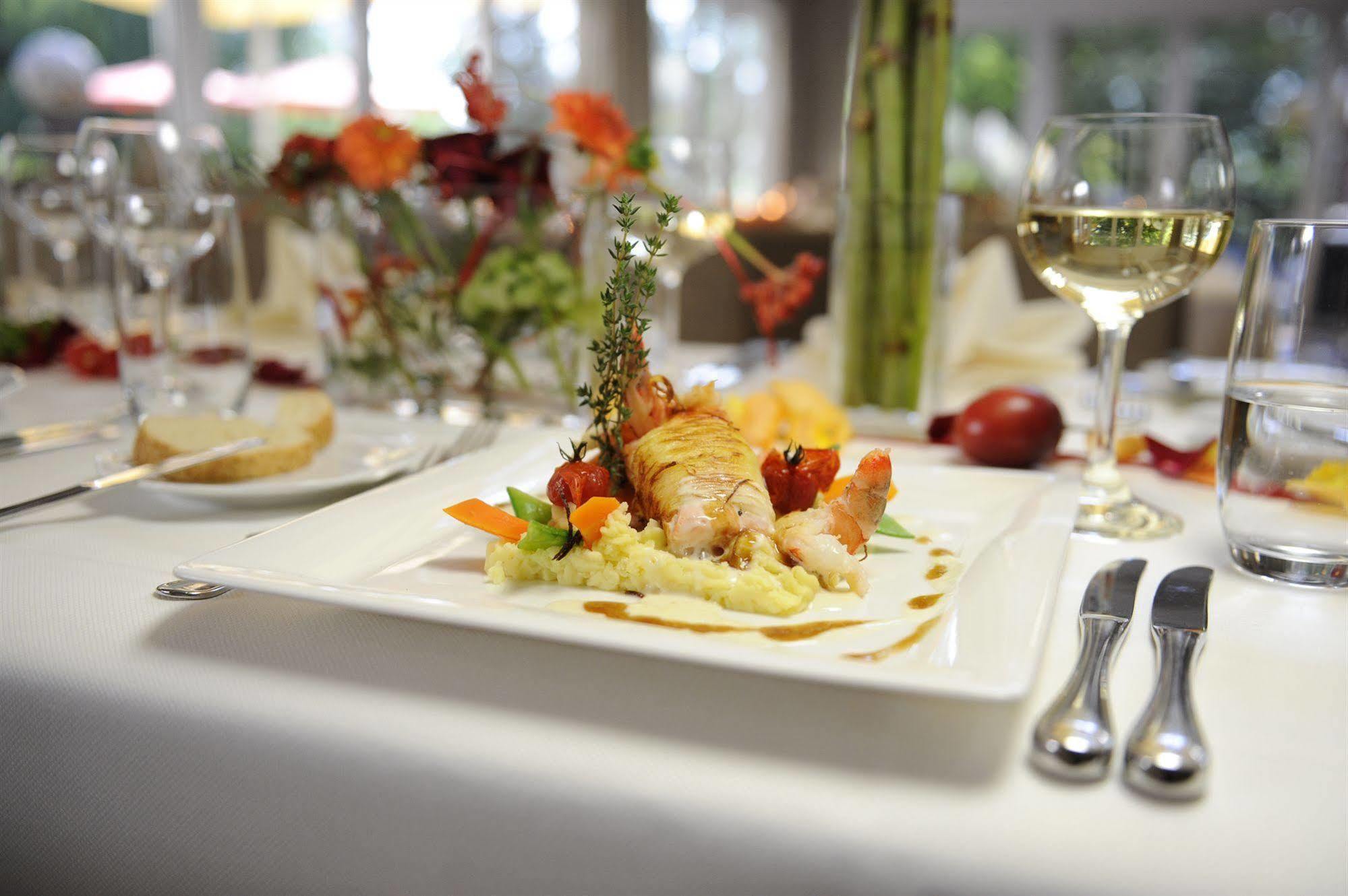 Wellings Romantik Hotel Zur Linde Moers Εξωτερικό φωτογραφία