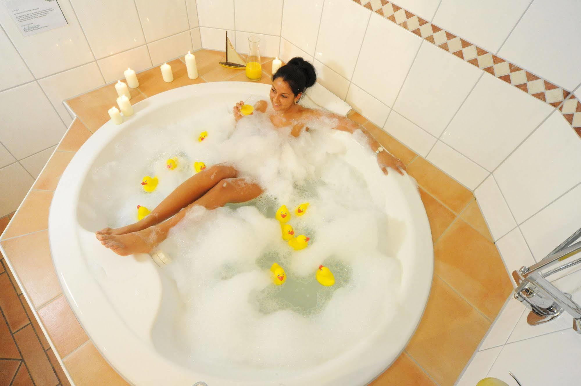 Wellings Romantik Hotel Zur Linde Moers Εξωτερικό φωτογραφία
