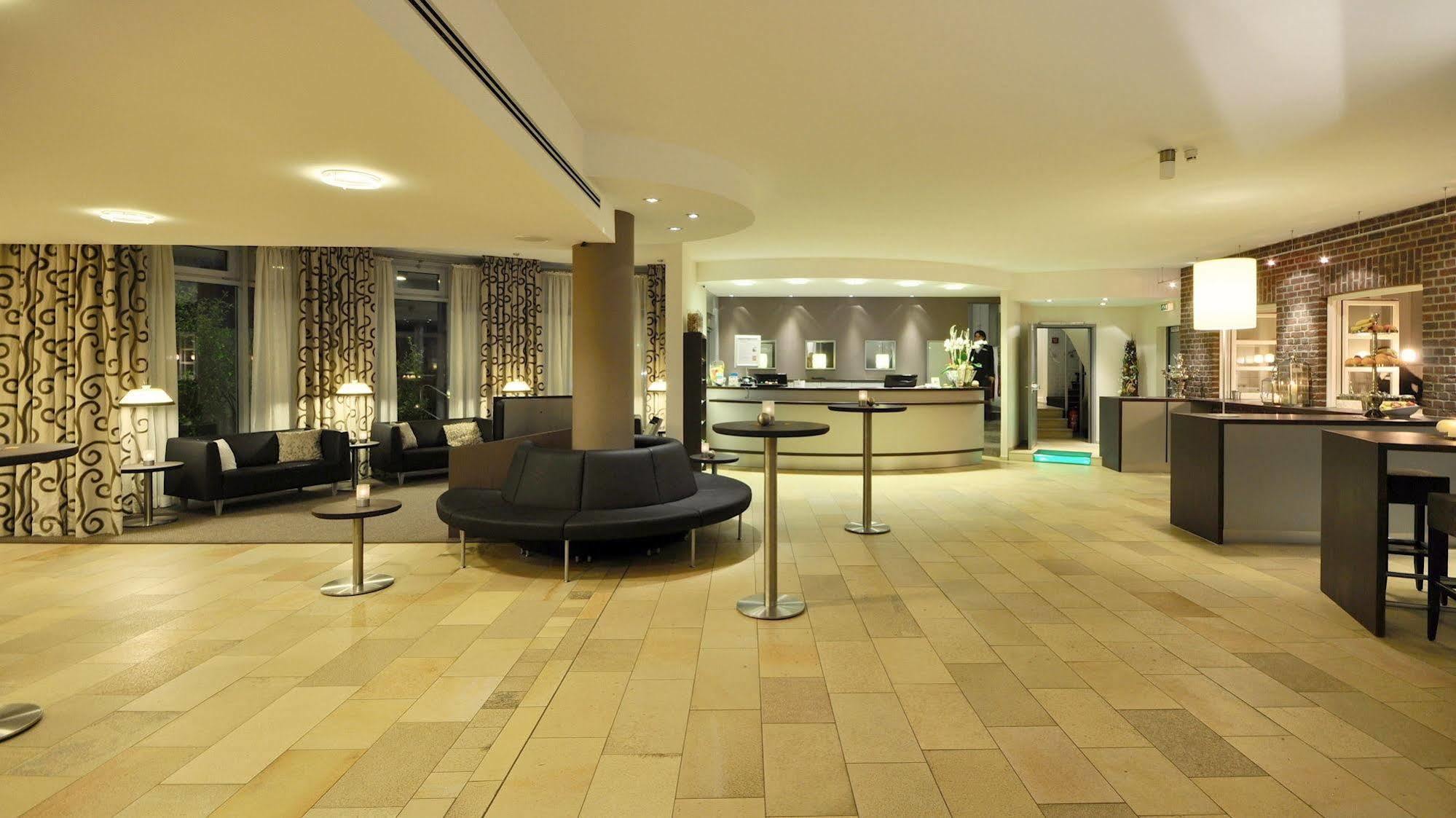 Wellings Romantik Hotel Zur Linde Moers Εξωτερικό φωτογραφία