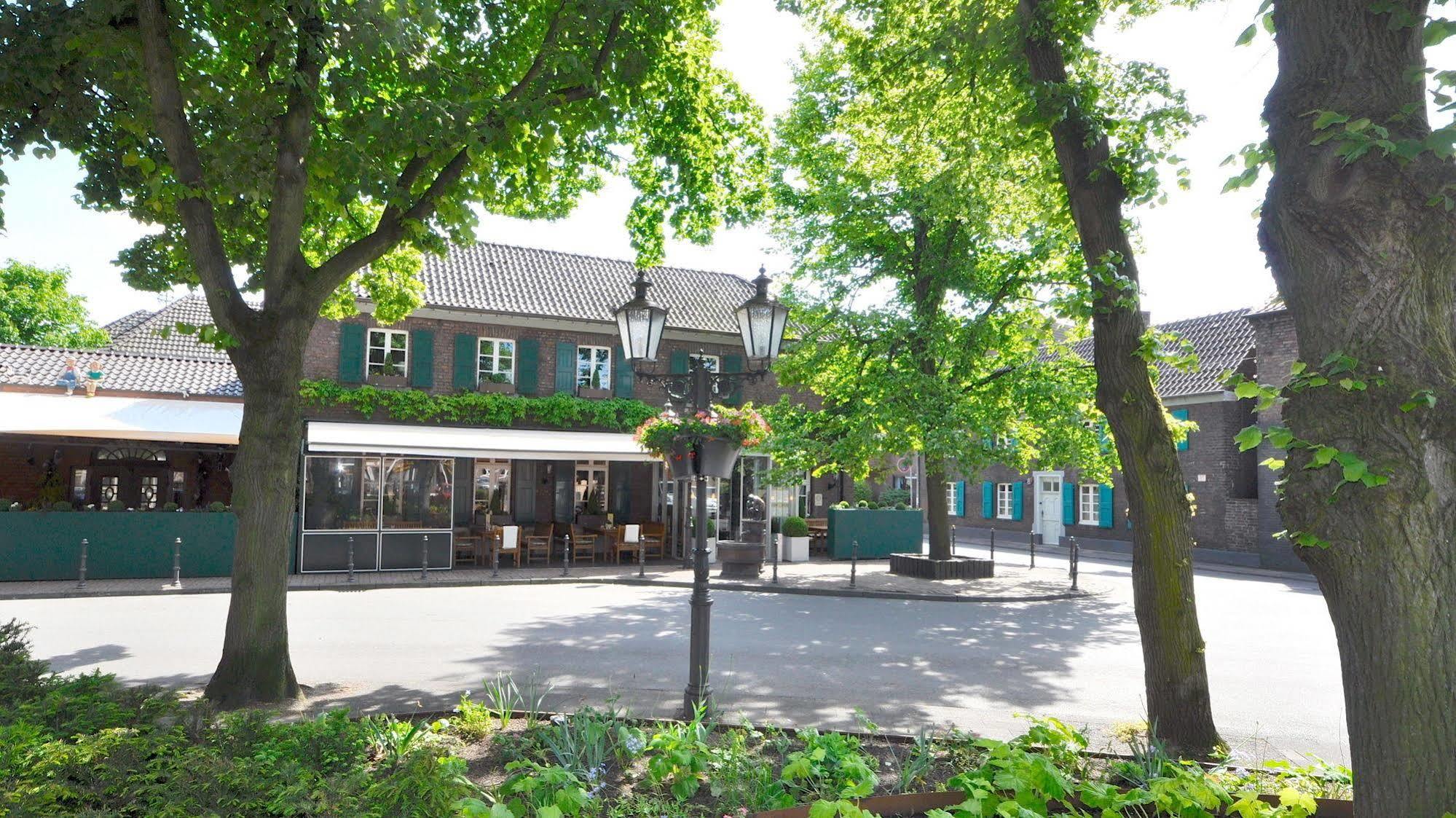 Wellings Romantik Hotel Zur Linde Moers Εξωτερικό φωτογραφία