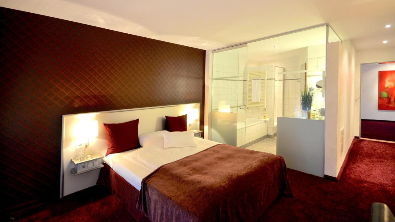 Wellings Romantik Hotel Zur Linde Moers Εξωτερικό φωτογραφία