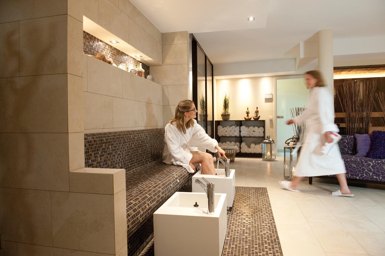 Wellings Romantik Hotel Zur Linde Moers Εξωτερικό φωτογραφία