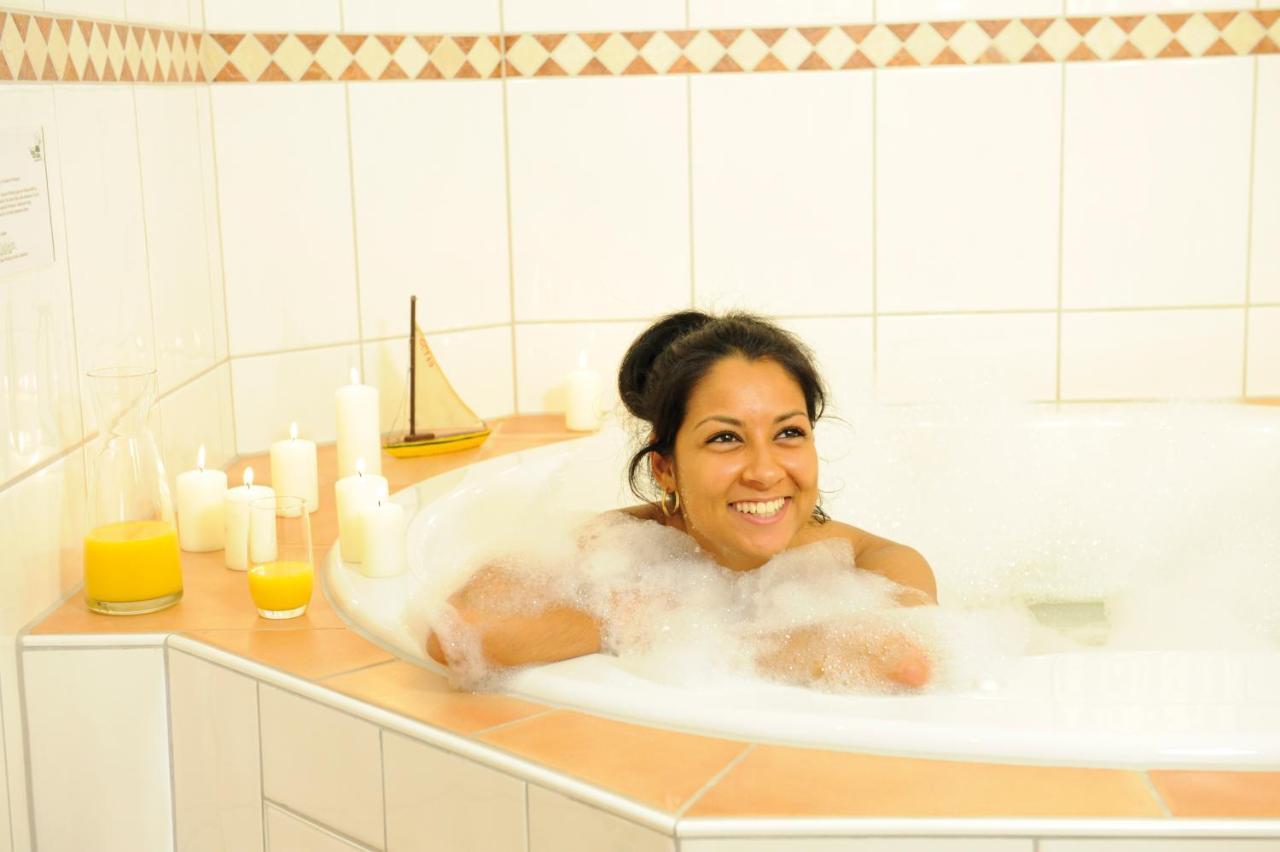 Wellings Romantik Hotel Zur Linde Moers Εξωτερικό φωτογραφία