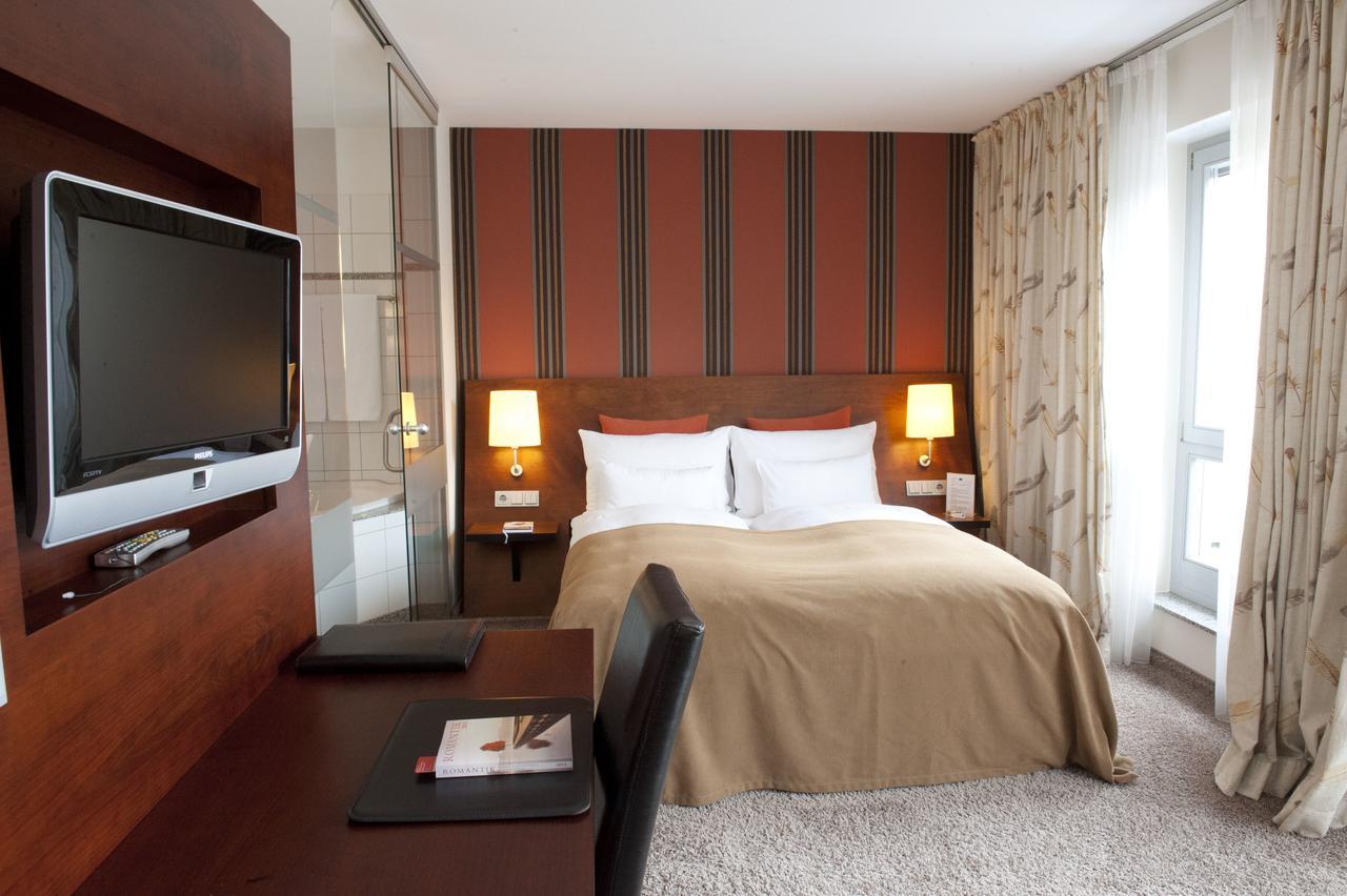 Wellings Romantik Hotel Zur Linde Moers Εξωτερικό φωτογραφία