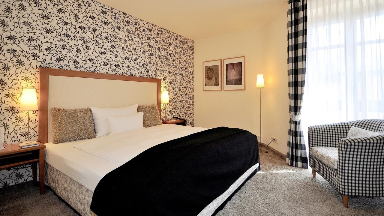 Wellings Romantik Hotel Zur Linde Moers Εξωτερικό φωτογραφία