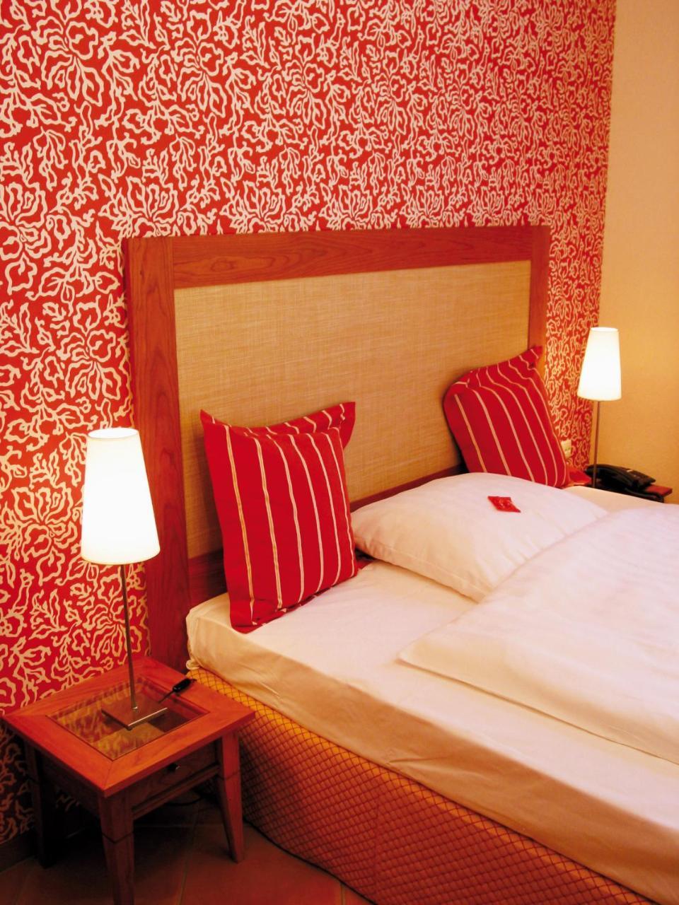 Wellings Romantik Hotel Zur Linde Moers Εξωτερικό φωτογραφία
