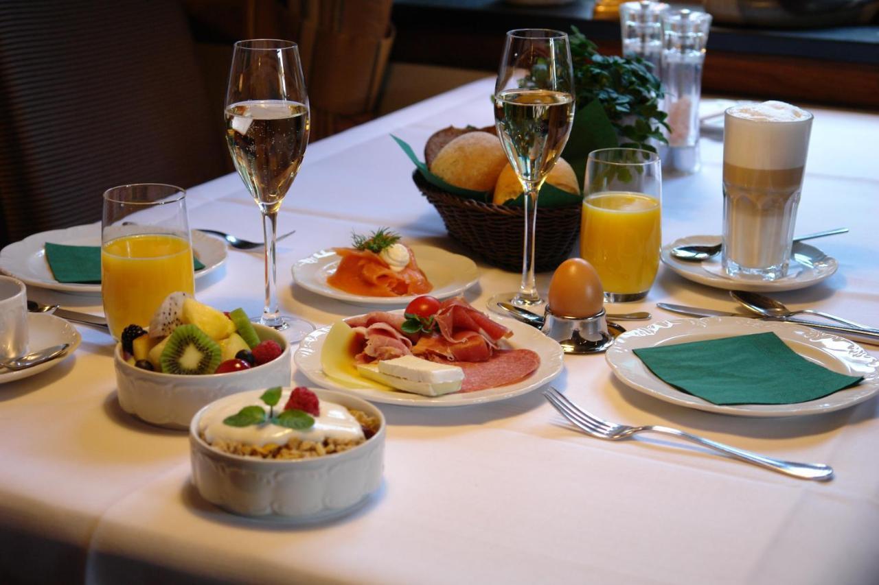 Wellings Romantik Hotel Zur Linde Moers Εξωτερικό φωτογραφία